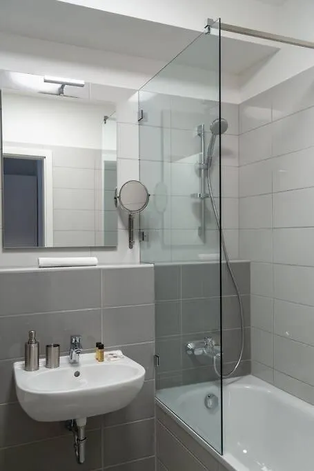 Skylight Studio Close To Downtown - 723 Budapest Apartment